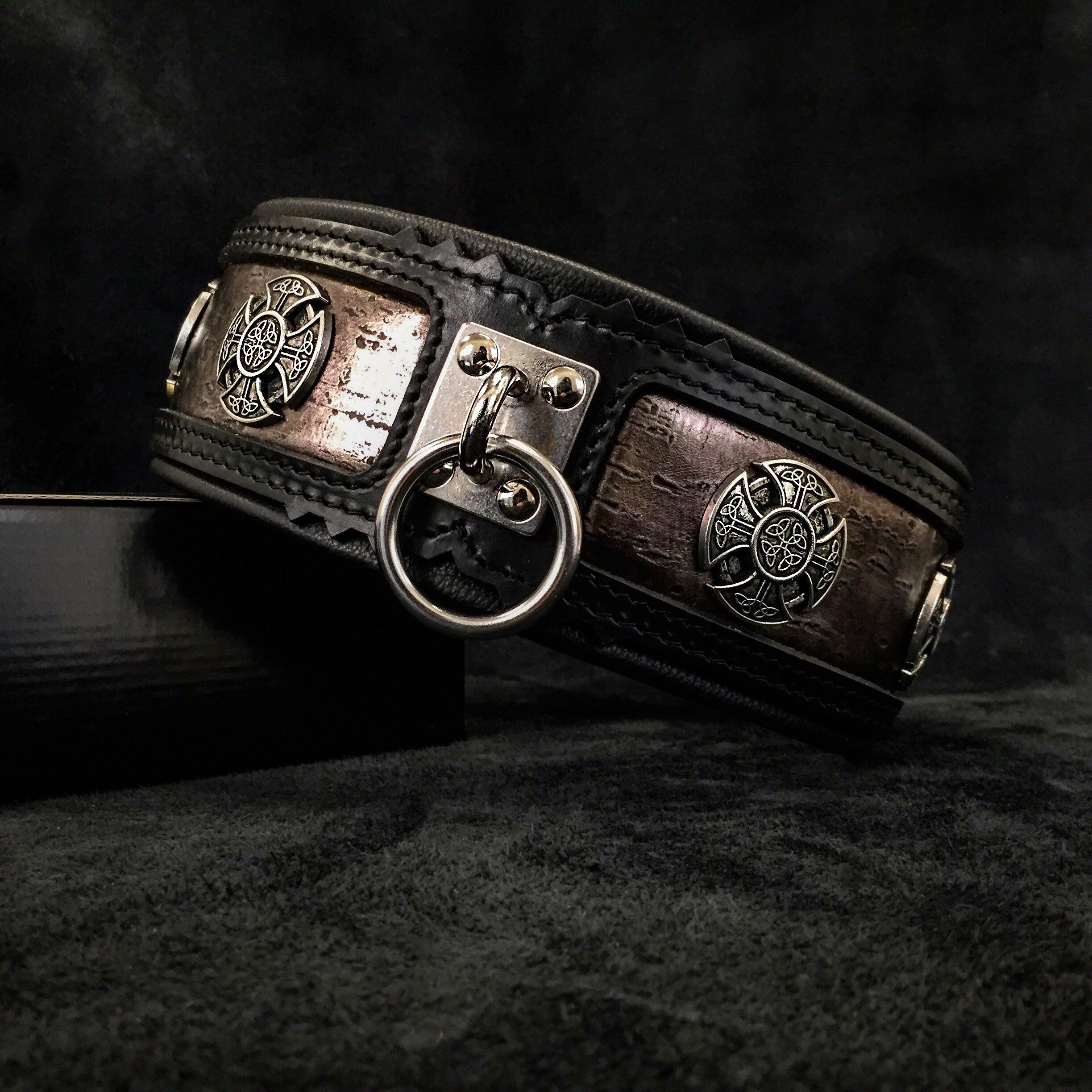 Collar ''Viking'' diseño exclusivo LIMITED / 50 piezas